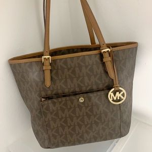👜 WOMENS Micheal Kors Purse